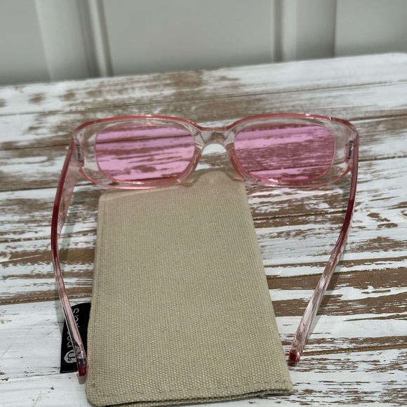 Retro Vintage Pink Rectangular Sunglasses - Picture 7 of 7